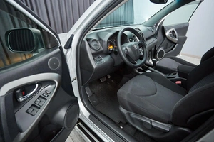 Внедорожник Toyota RAV4 2012 года, 1427000 рублей, Красноярск