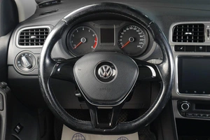 Седан Volkswagen Polo 2016 года, 1099000 рублей, Тюмень