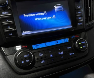 Внедорожник Toyota RAV4 2017 года, 2480000 рублей, Красноярск