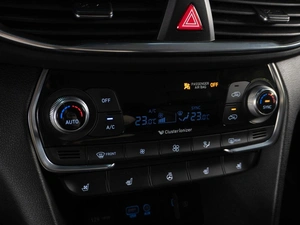 Внедорожник Hyundai Santa Fe 2018 года, 2849000 рублей, Тюмень