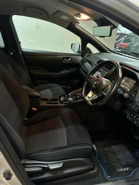 Хетчбэк Nissan Leaf 2019 года, 1897000 рублей, Красноярск