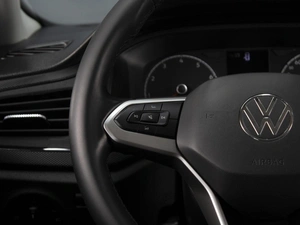 Лифтбек Volkswagen Polo 2021 года, 1750000 рублей, Омск