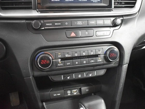 Хетчбэк Kia Ceed 2018 года, 1384100 рублей, Казань