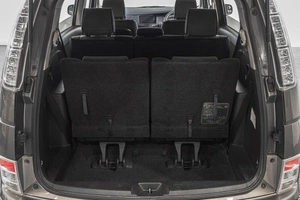 Минивэн Toyota Isis 2012 года, 1399000 рублей, Барнаул