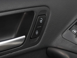 Внедорожник Volkswagen Tiguan 2013 года, 880000 рублей, Омск