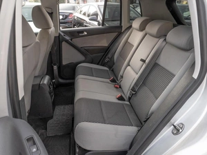 Внедорожник Volkswagen Tiguan 2011 года, 1199000 рублей, Саратов
