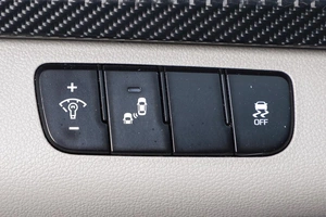 Седан Hyundai Elantra 2015 года, 1289000 рублей, Новосибирск