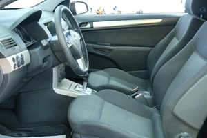 Хетчбэк Opel Astra GTC 2007 года, 569000 рублей, Омск