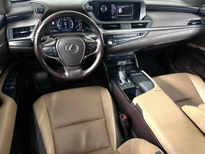 Седан Lexus ES 2021 года, 3386100 рублей, Казань