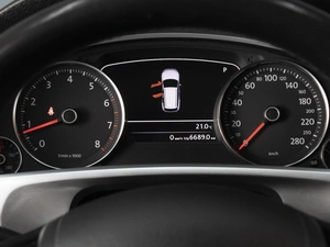 Внедорожник Volkswagen Touareg 2014 года, 2390000 рублей, Омск