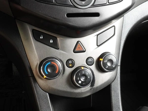 Седан Chevrolet Aveo 2013 года, 649000 рублей, Воронеж