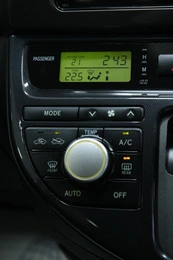 Минивэн Toyota Wish 2004 года, 918000 рублей, Солонцы