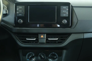 Лифтбек Volkswagen Polo 2021 года, 1609000 рублей, Омск
