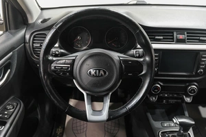 Седан Kia Rio 2019 года, 1589000 рублей, Новокузнецк