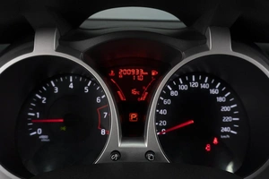 Внедорожник Nissan Juke 2013 года, 1090000 рублей, Омск