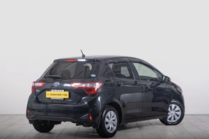 Хетчбэк Toyota Vitz 2019 года, 1069000 рублей, Томск