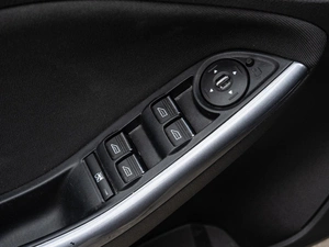 Хетчбэк Ford Focus 2013 года, 935000 рублей, Краснодар