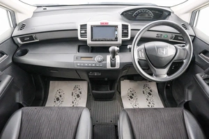 Минивэн Honda Freed 2014 года, 1299000 рублей, Красноярск