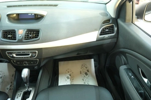 Седан Renault Fluence 2011 года, 659000 рублей, Омск