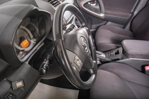 Внедорожник Toyota RAV4 2006 года, 1069000 рублей, Томск