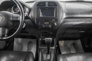 Внедорожник Toyota RAV4 2004 года, 889000 рублей, Барнаул