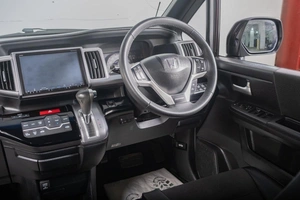 Минивэн Honda Stepwgn Spada 2013 года, 1699000 рублей, Томск
