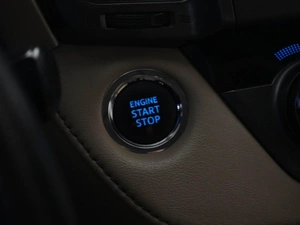 Внедорожник Toyota RAV4 2014 года, 1399046 рублей, Москва