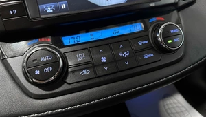 Внедорожник Toyota RAV4 2017 года, 2597000 рублей, Красноярск