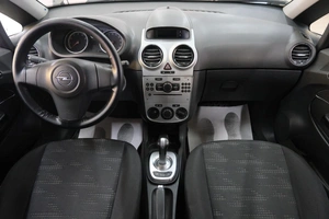 Хетчбэк Opel Corsa 2011 года, 539000 рублей, Омск