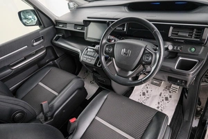 Минивэн Honda Stepwgn Spada 2016 года, 1999000 рублей, Красноярск