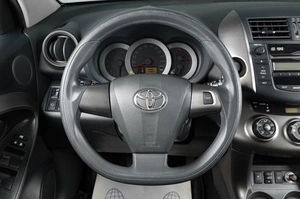 Внедорожник Toyota RAV4 2011 года, 1779000 рублей, Тюмень