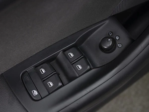 Внедорожник Audi Q3 2014 года, 1760000 рублей, Омск