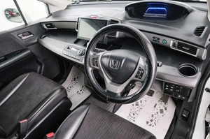 Минивэн Honda Freed 2014 года, 1249000 рублей, Красноярск