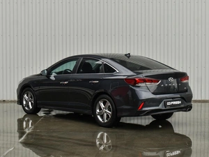 Седан Hyundai Sonata 2018 года, 1820000 рублей, Краснодар