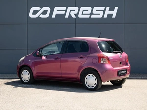 Хетчбэк Toyota Vitz 2005 года, 590000 рублей, Краснодар