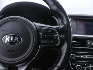 Седан Kia Optima 2017 года, 1820000 рублей, Красноярск