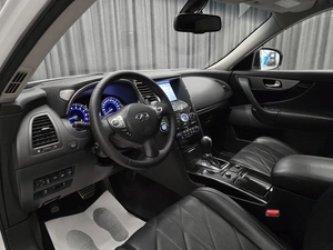 Внедорожник Infiniti QX70 2013 года, 1699000 рублей, Красноярск