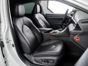 Седан Toyota Camry 2019 года, 2999000 рублей, Тюмень