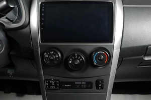 Седан Toyota Corolla 2011 года, 799000 рублей, Тюмень