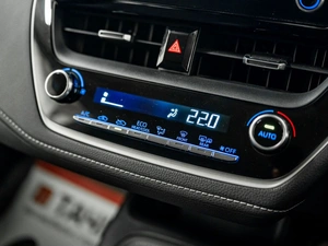 Седан Toyota Corolla 2019 года, 1700000 рублей, Красноярск