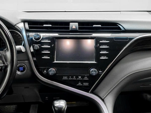 Седан Toyota Camry 2019 года, 2380000 рублей, Красноярск