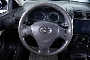 Седан Toyota Corolla 2009 года, 899000 рублей, Пермь