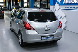Седан Nissan Tiida 2005 года, 548000 рублей, Солонцы