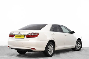 Седан Toyota Camry 2016 года, 2319000 рублей, Барнаул