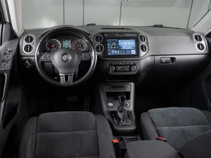 Внедорожник Volkswagen Tiguan 2012 года, 1679000 рублей, Тюмень