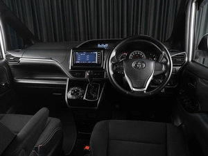 Минивэн Toyota Esquire 2019 года, 2449000 рублей, Тюмень