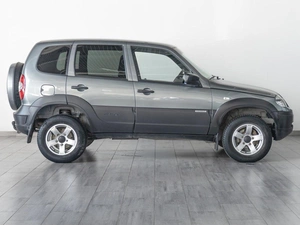 Внедорожник Chevrolet Niva 2019 года, 799000 рублей, Саратов