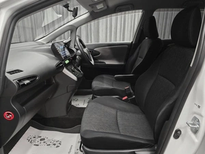 Минивэн Toyota Wish 2010 года, 1050000 рублей, Красноярск