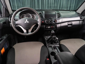 Пикап Mitsubishi L200 2015 года, 1229000 рублей, Тюмень