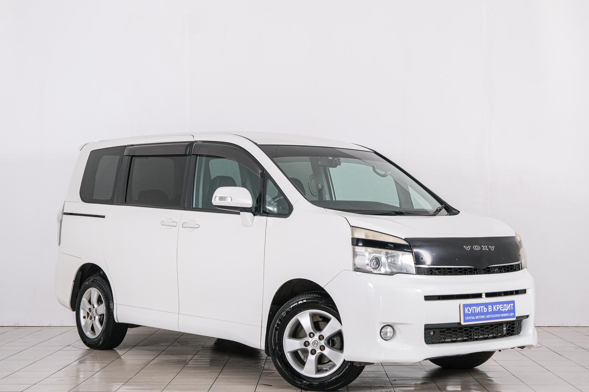 Минивэн Toyota Voxy 2010 года, 1349000 рублей, Красноярск